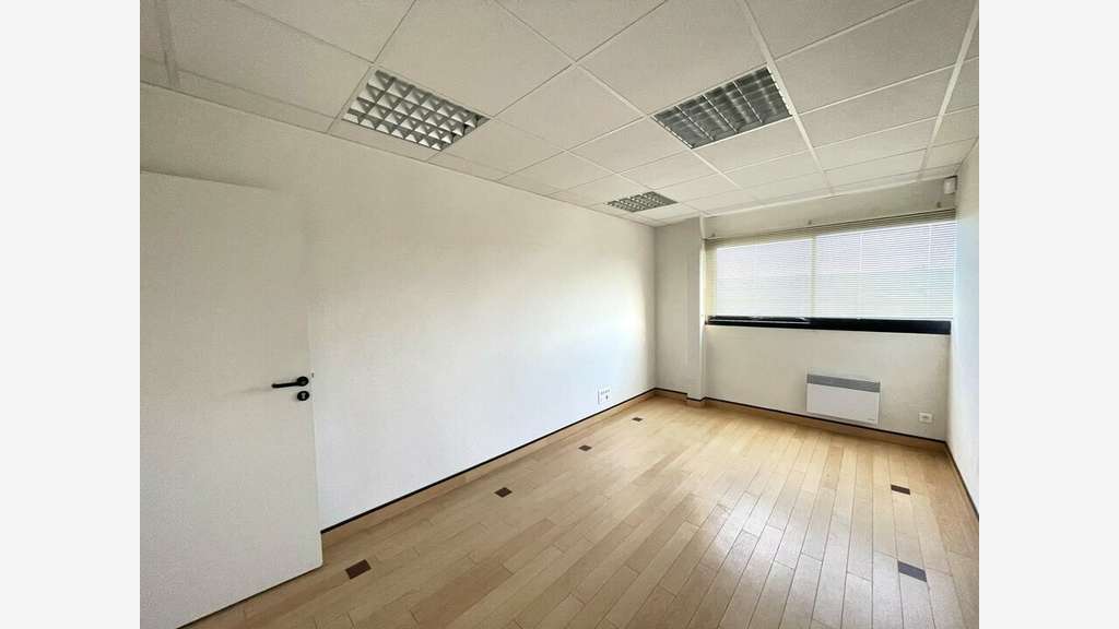 Bureaux 150m² à louer à Poitiers 