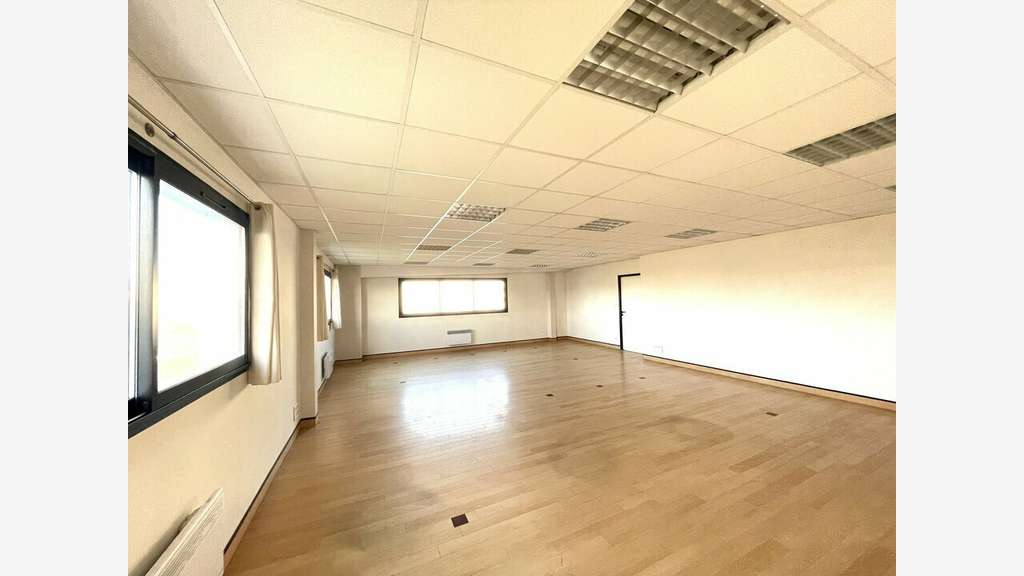 Bureaux 150m² à louer à Poitiers 