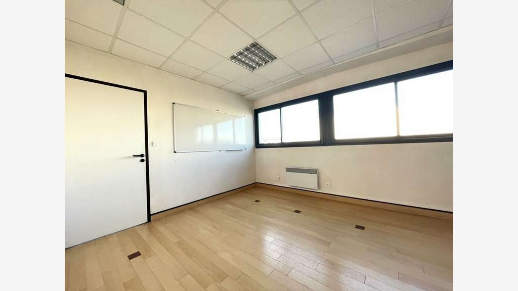Bureaux 150m² à louer à Poitiers 