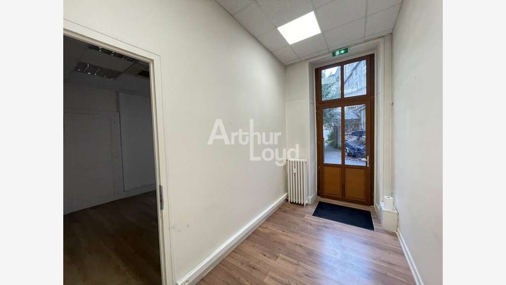 Local professionnel 64m² à louer à Poitiers