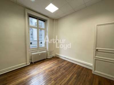 Local professionnel 64m² à louer à Poitiers
