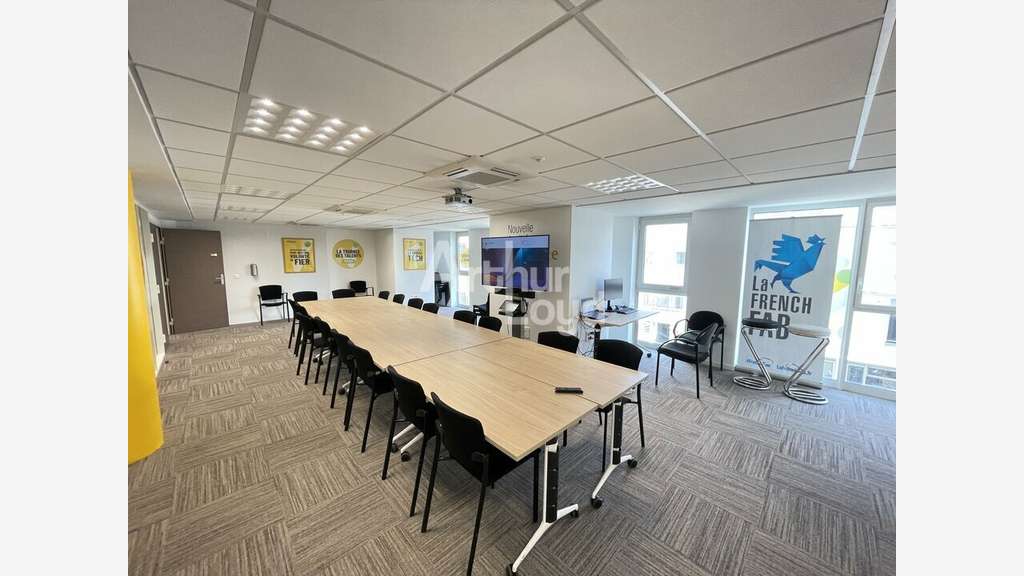 Bureaux 220m² R+3 à louer hyper centre à Poitiers