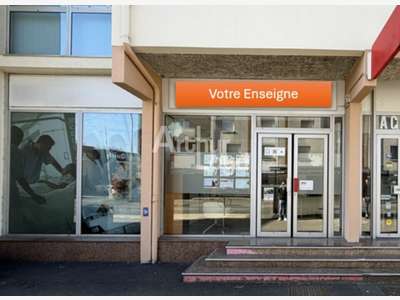 Bureaux de 118m² à louer à Poitiers axe fréquenté