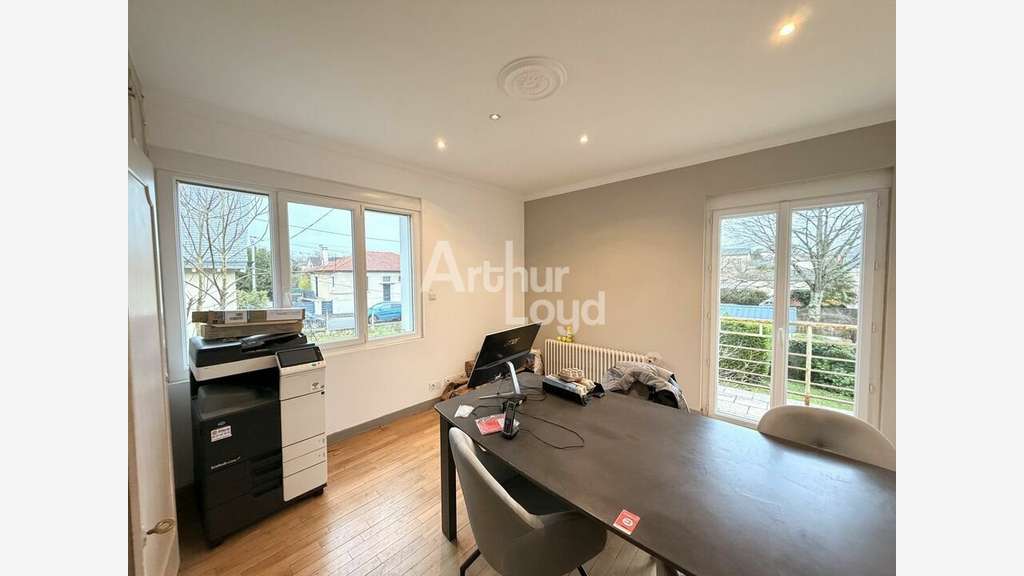 Bureaux de 120m² à louer sur axe passant Poitiers