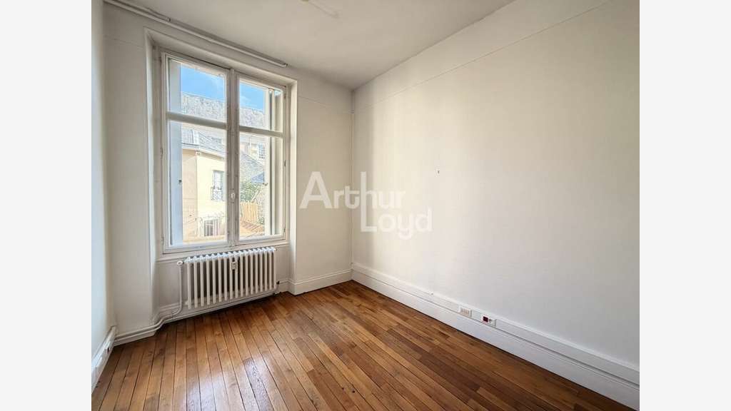 A louer bureaux 208m² empl stratégique Poitiers