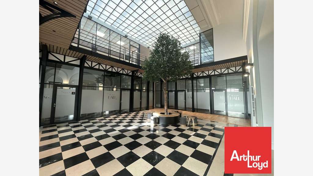 Bureaux 14m² à louer à Poitiers Le Grand Hall