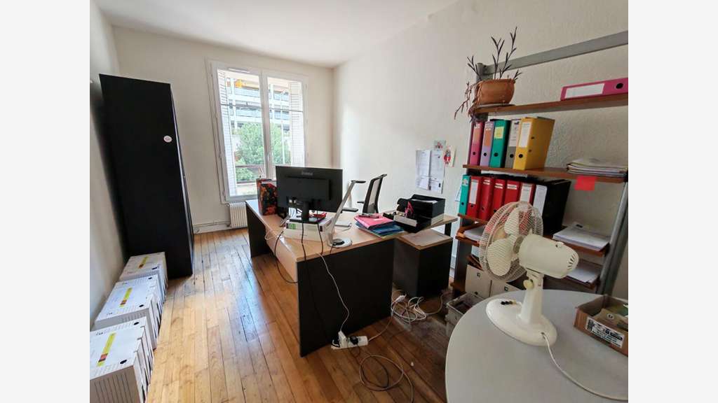 A louer immeuble de bureaux de 302m² à Poitiers