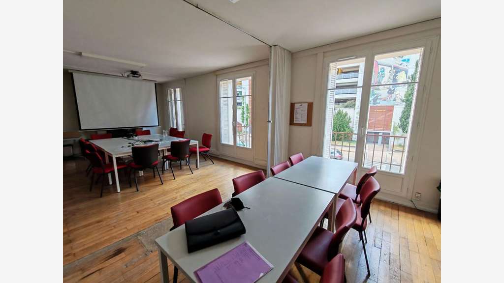 A louer immeuble de bureaux de 302m² à Poitiers