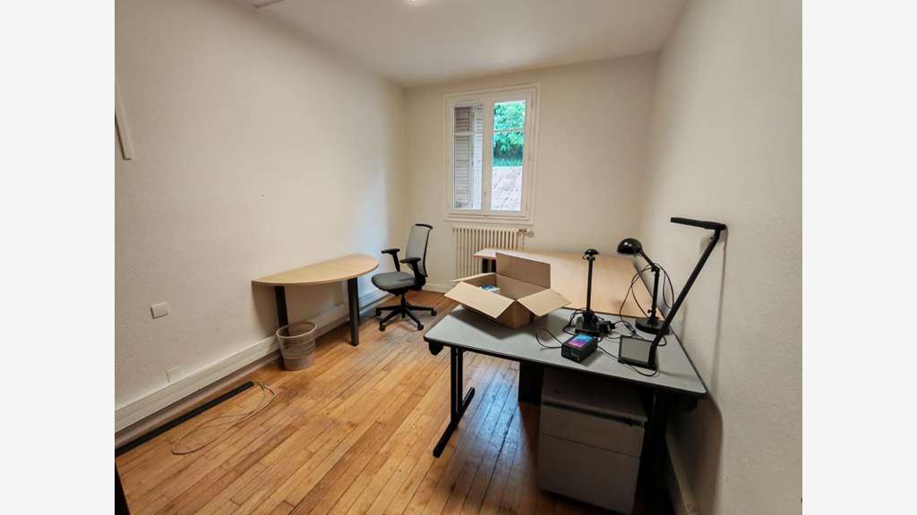 A louer immeuble de bureaux de 302m² à Poitiers