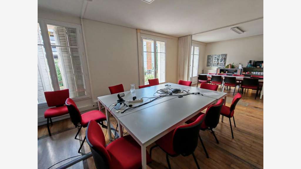 A louer immeuble de bureaux de 302m² à Poitiers