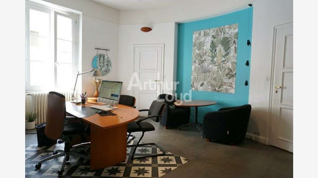 Bureaux de standing 200m² à louer à Poitiers