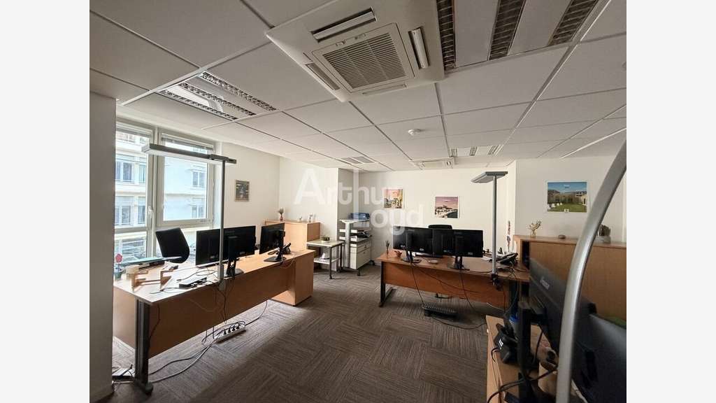 Bureaux 209m² à louer à Poitiers centre