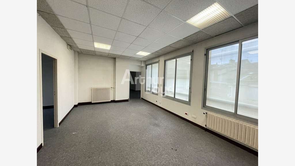 POITIERS - BUREAUX à louer