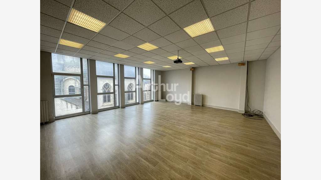POITIERS - BUREAUX à louer