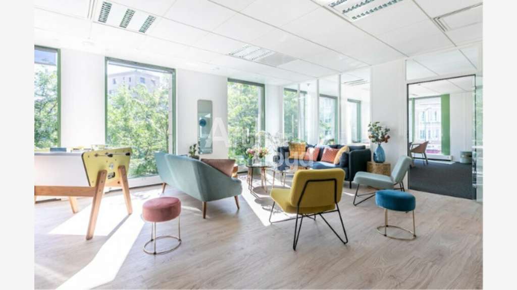 Bureaux dès 18m² à louer à Poitiers Rue Hugo