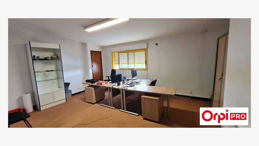 Bureau 128m² à louer à Pommeret RN12