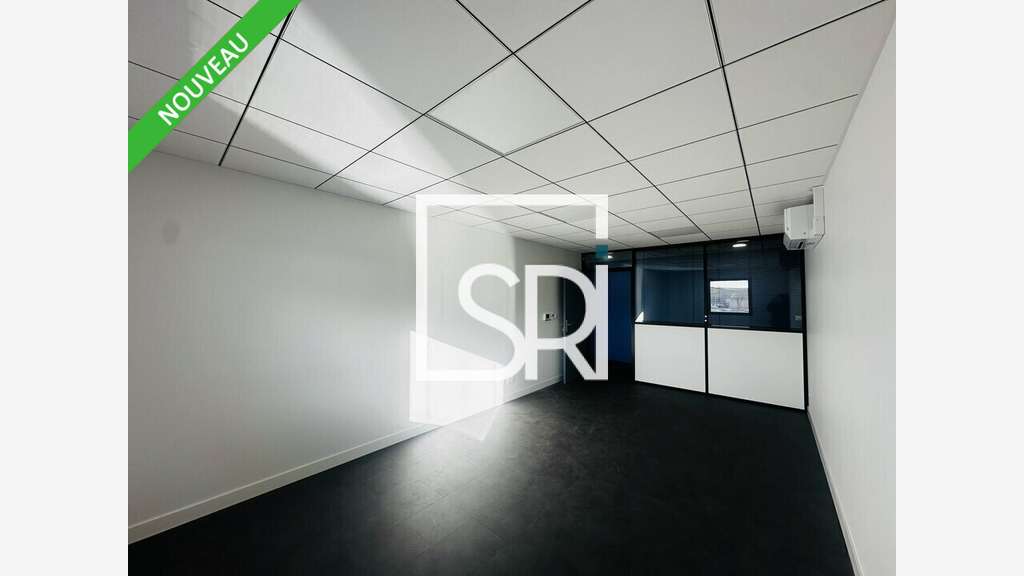 Bureaux à louer 250m² R+1 à Pont-du-château