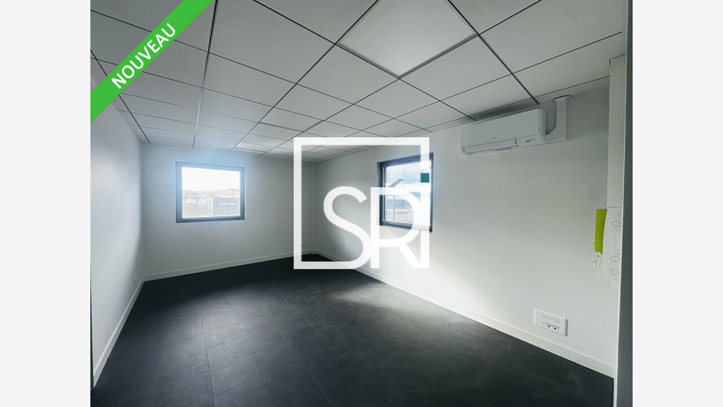 Bureaux à louer 250m² R+1 à Pont-du-château