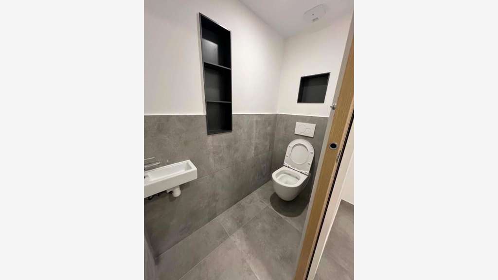 PONT SAINTE MAXENCE - LOCATION BUREAUX 77 m², RDC