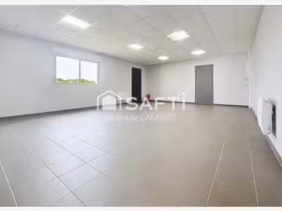 À louer – Bureau de 50 m² avec box de stockage de 