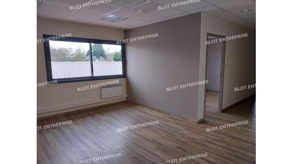 A louer bureaux 80m² R+1 Zone Commerciale Pontivy