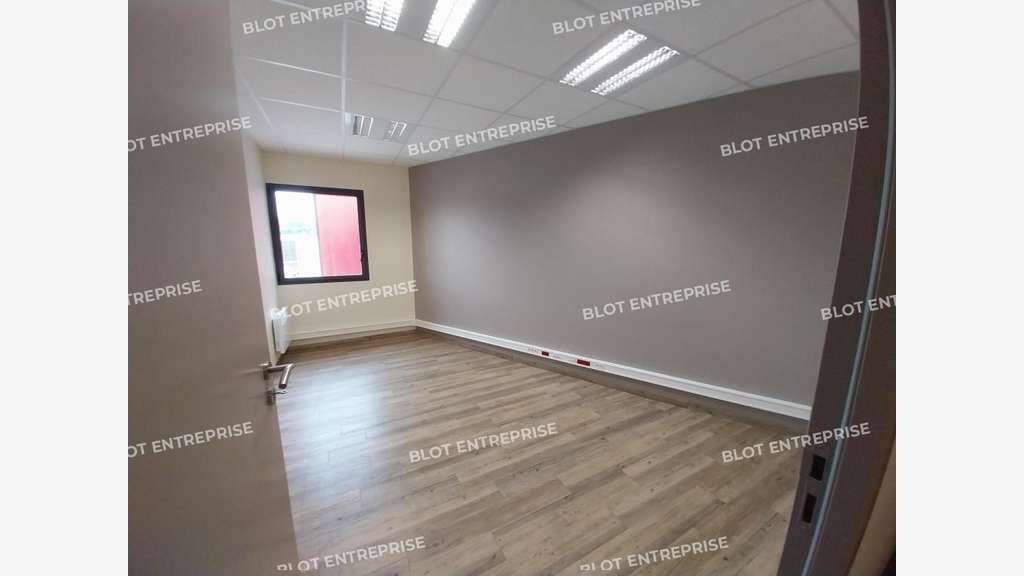 A louer bureaux 80m² R+1 Zone Commerciale Pontivy