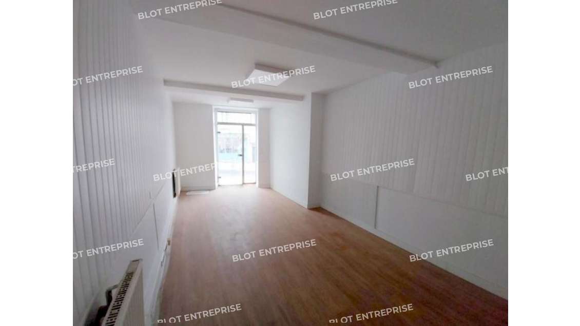 A louer local commercial 33m² à Pontivy centre