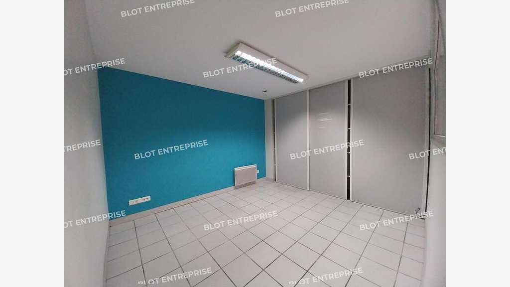 A louer local professionnel 180m² à Pontivy