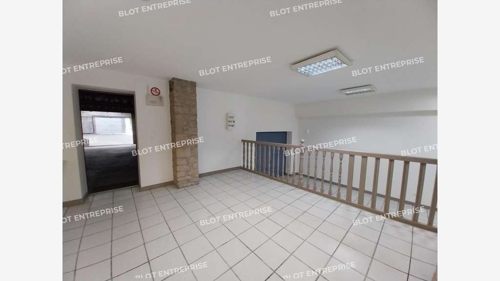 A louer local professionnel 180m² à Pontivy