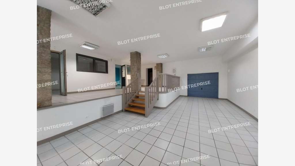 A louer local professionnel 180m² à Pontivy