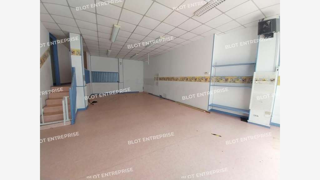 A louer local professionnel 82m² à Pontivy