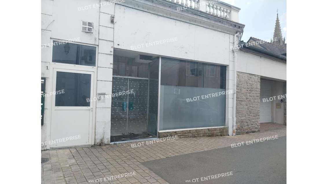 À LOUER - LOCAL PROFESSIONNEL 82 m² - PONTIVY