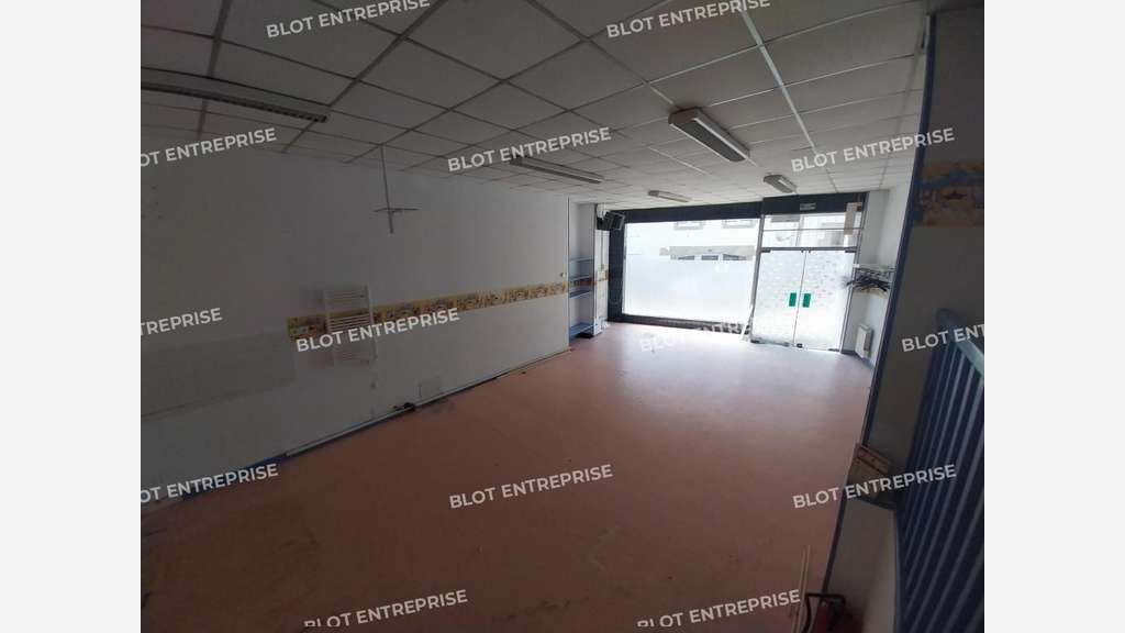 A louer local professionnel 82m² à Pontivy