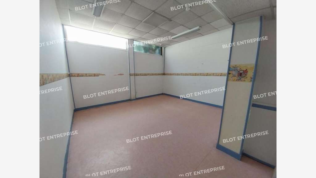 A louer local professionnel 82m² à Pontivy