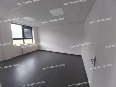 À LOUER - LOCAL PROFESSIONNEL 50 M² - PONTIVY