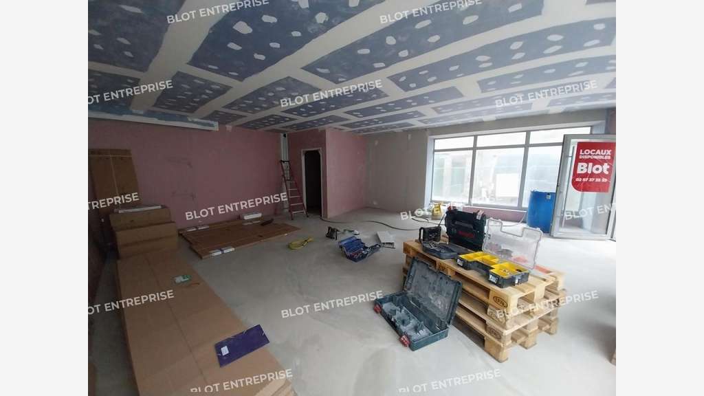 À LOUER - LOCAL COMMERCIAL 54 m² - PONTIVY