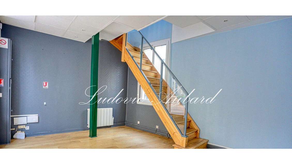 Location boutique 79m² au cœur de Pontoise 