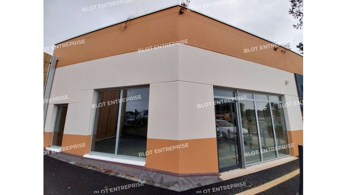 A louer locaux commerciaux 100m² à Pornic
