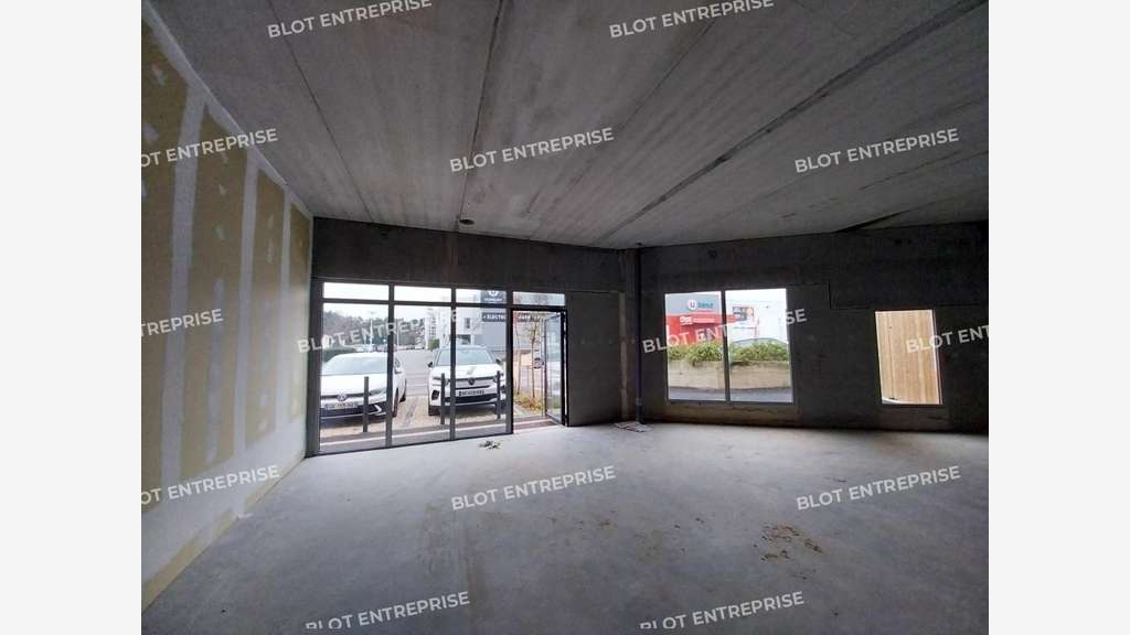 A louer locaux commerciaux 100m² à Pornic
