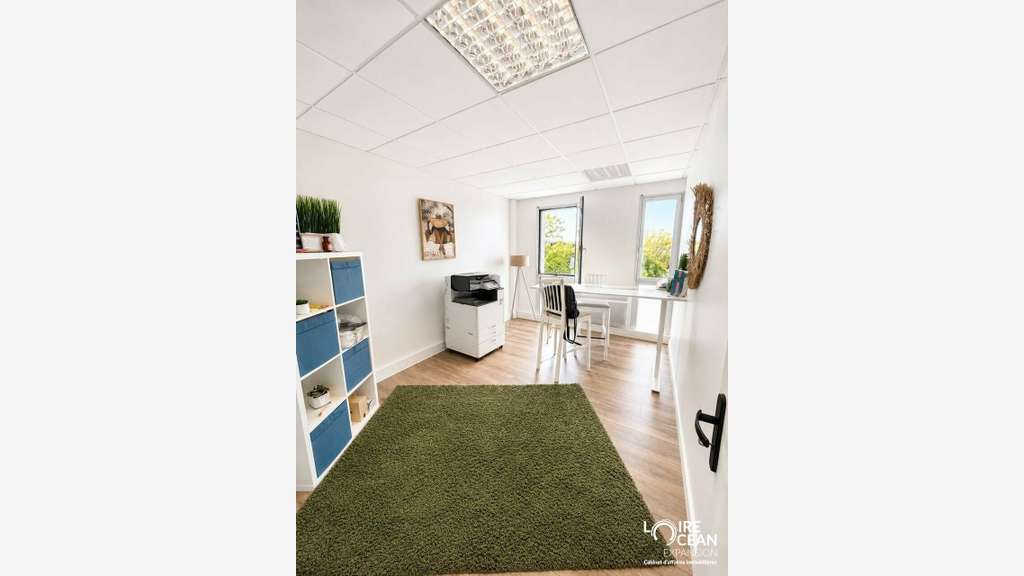 PORNIC - BUREAUX à louer