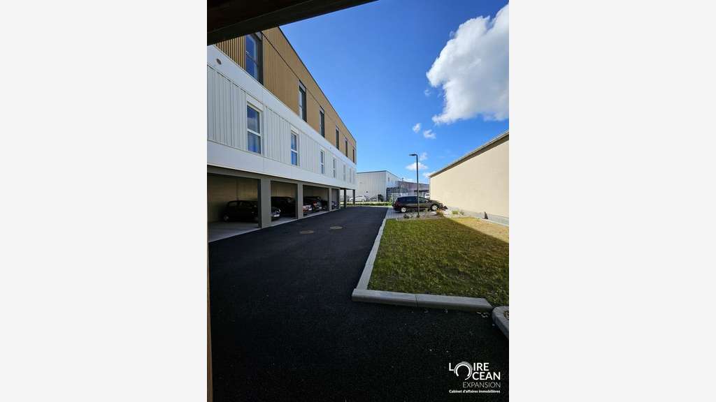ETAGE PRIVATIF DANS IMMEUBLE NEUF