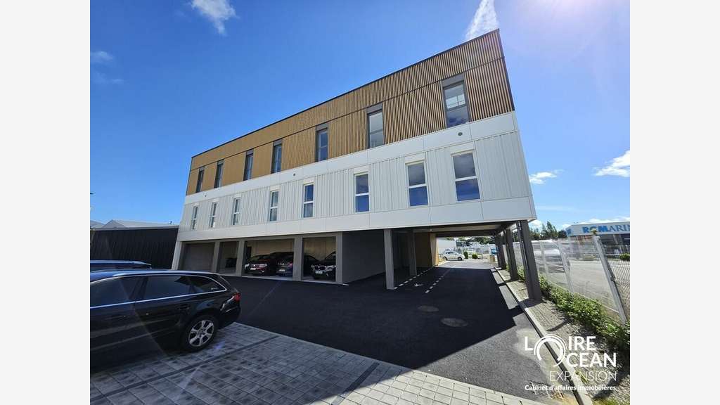ETAGE PRIVATIF DANS IMMEUBLE NEUF