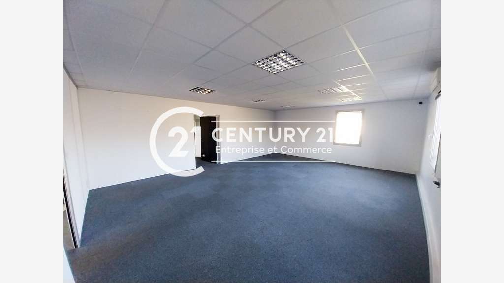 A louer bureau de 261m² au 1er étage à Pornichet