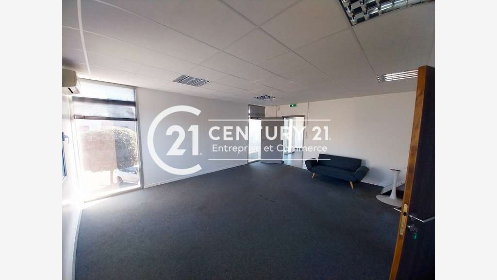 A louer bureau de 261m² au 1er étage à Pornichet