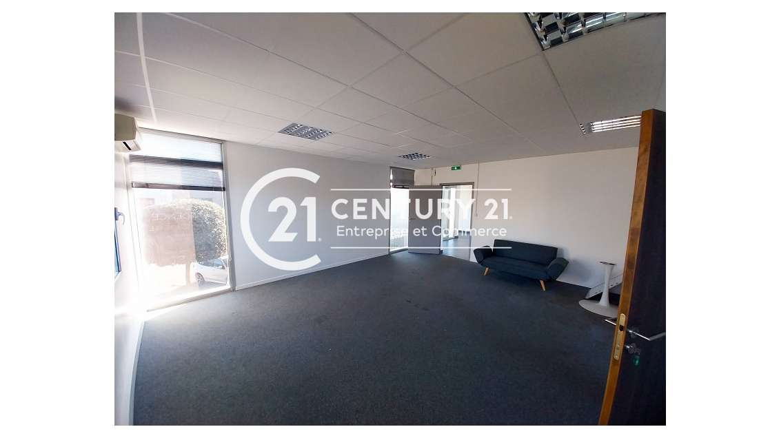 A louer bureau de 261m² au 1er étage à Pornichet