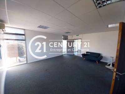 A louer bureau de 261m² au 1er étage à Pornichet
