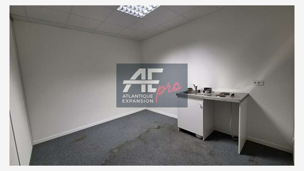 Bureaux 258m² R+1 à louer à Pornichet