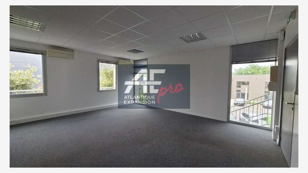 Bureaux 258m² R+1 à louer à Pornichet