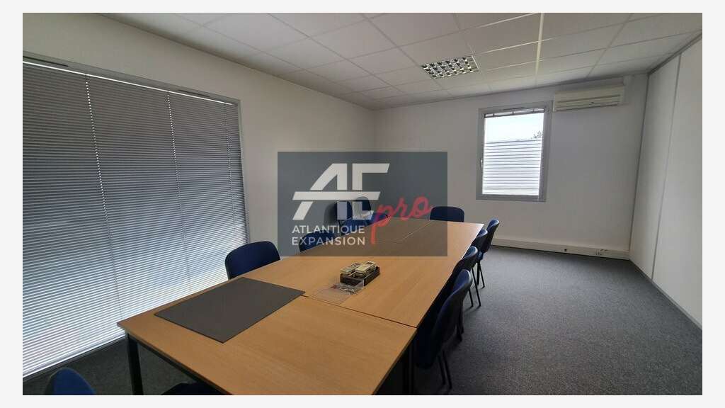 Bureaux 258m² R+1 à louer à Pornichet