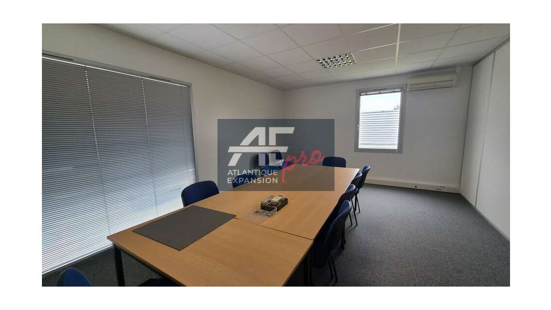 Bureaux 258m² R+1 à louer à Pornichet